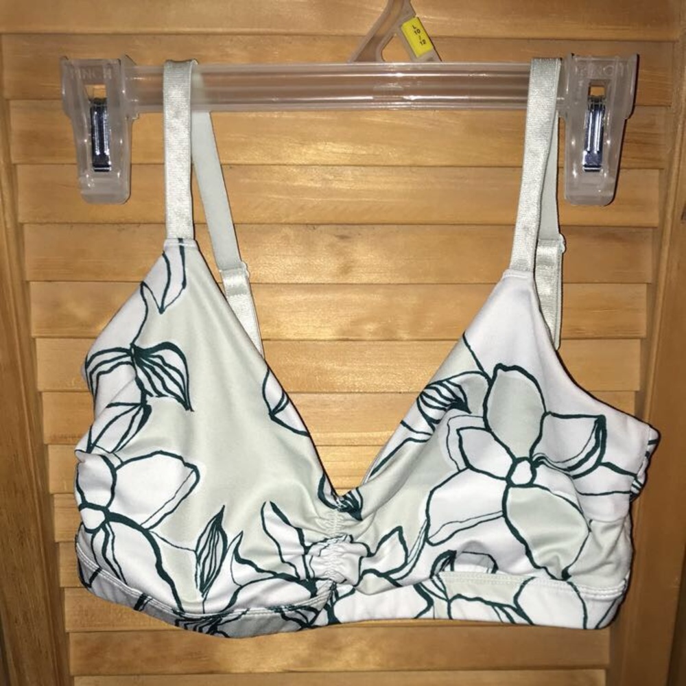 Women’s sports bra